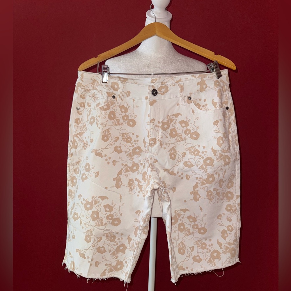 Style & Co. Cream Floral Print Bermuda Shorts